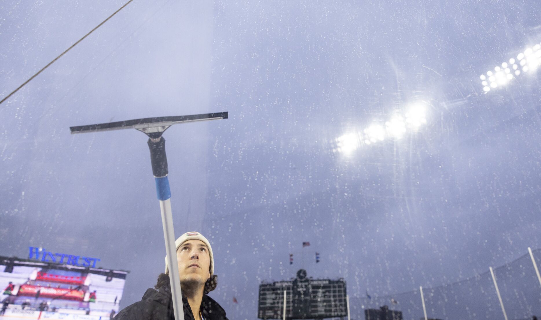 The Blues and Blackhawks take Wrigley Field for the Winter Classic